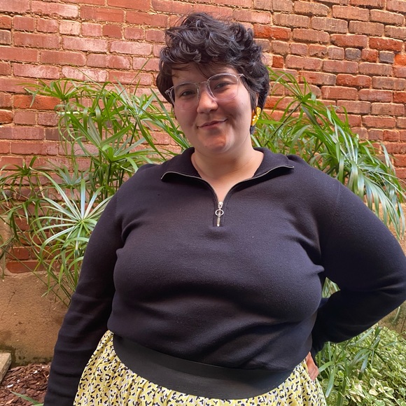 Meet your Posher, Tina! - Picture 4 of 5